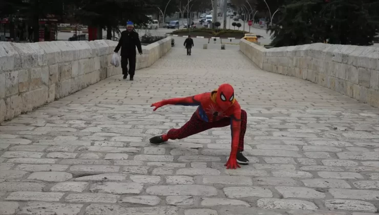 Örümcek Adam İzmir’den Tokat’a