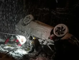 Otomobil şarampole yuvarlandı: 3 yaralı