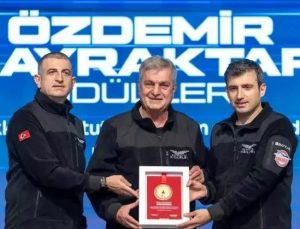 Özdemir Bayraktar mükafatları sahiplerini buldu
