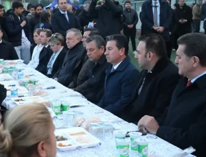 Özgür Özel Hatay’da Deprem Şehitlerini Andı