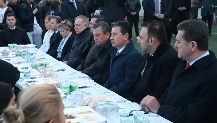 Özgür Özel Hatay’da Deprem Şehitlerini Andı