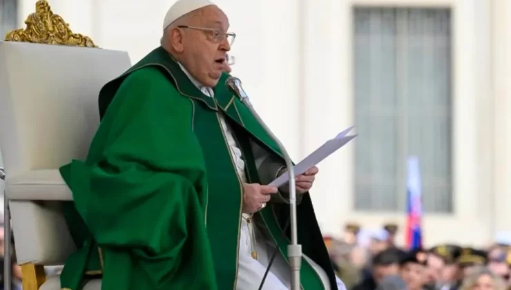 Papa Franciscus Ayinde Nefes Alma Güçlüğü Yaşadı