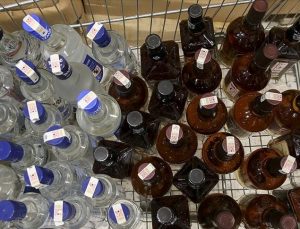 Sahte içkiden ölümler artıyor: İçkiyi evde kendileri üretmiş!