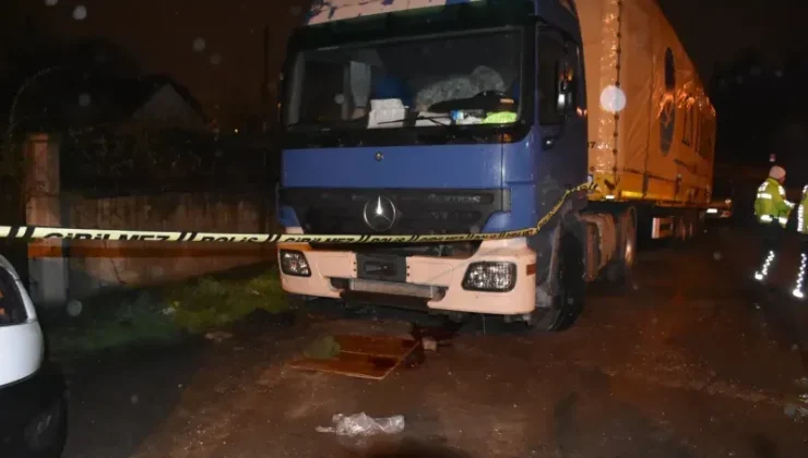 Sakarya, Hendek’te Tır Tamiri Faciası: Kupanın Altında Kaldı!