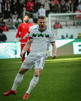 Sakaryaspor son nefeste geri döndü
