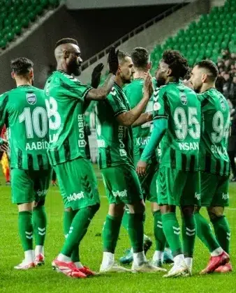 Sakaryaspor Ümraniyespor karşısında! İlker Püren 11’i belirledi