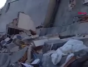 Samandağ’da Depremzede Genç Adamın Acı Hikayesi