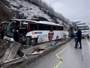 Samsun’da Yolcu Otobüsü Kamyona Çarptı: 1 Ölü, 16 Yaralı