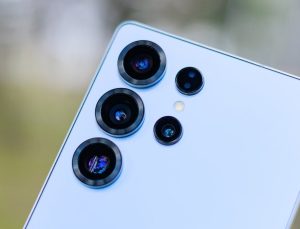 Samsung,  2025’te yapay zekalı telefonlar aracılığıyla daha fazla para kazanmayı planlıyor