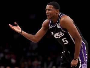 San Antonio Spurs, 3 takımlı takasta De’Aaron Fox’u renklerine bağladı