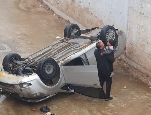 Şanlıurfa’da dere yatağına düşen otomobildeki 2 kişi yaralandı
