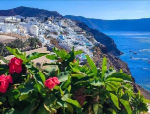 Santorini Adası nerede, Türkiye’ye yakın mı? Santorini Adası’nın haritadaki yeri ne?