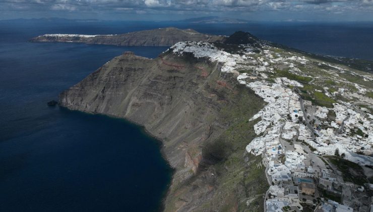 Santorini ve 3 Yunan adasında okullar 14 Şubat’a kadar kapalı kalacak