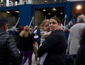 Santorini’de dehşet dolu bekleyiş: Uzmanlar: “Deprem ne kadar geç olursa o kadar büyük olacak”