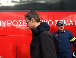 Santorini’de OHAL: Başbakan Miçotakis Ziyaret Etti