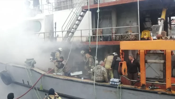 Sarıyer’de Balıkçı Teknesinde Yangın