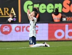 Sebastian Szymanski: Kulübün tarihine katkı sağlamak benim için mutluluk verici