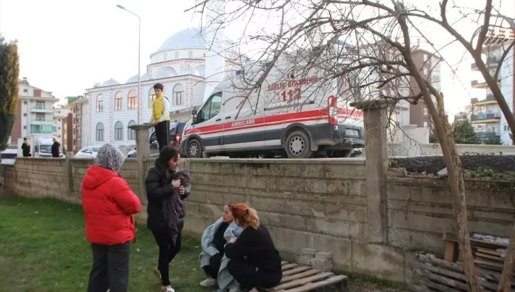 Serik’te Yangın: 4 Kişi Dumandan Etkilendi