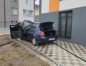 Seydişehir’de Park Halindeki Araç Yandı