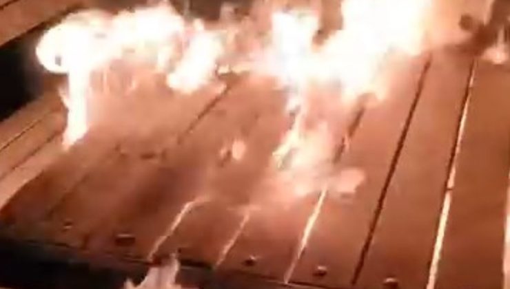 Siirt’te parkta vandalizm: Bank ve masayı ateşe verdiler