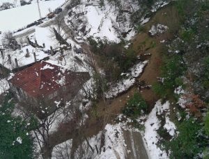 Sinop’ta kar yağışı toprak kaymasına neden oldu