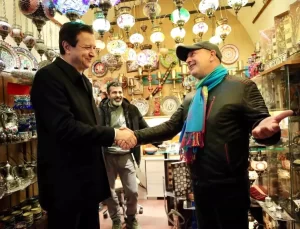 SP Genel Başkanı Arıkan İzmir’de Esnaf ve Gençlerle Buluştu