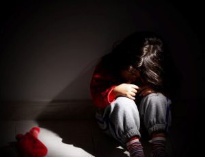 “Süper baba”dan taciz itirafı: 10’u kendi çocuğu olmak üzere 12 çocuğu yıllarca istismar etti