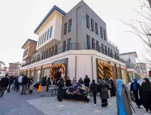 Suriçi Çarşısı Hareketleniyor: Esnaflar Açılış Heyecanında