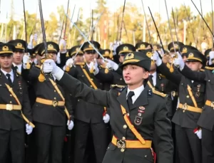 Teğmenlere İhraç Cezası Münasebeti Açıklandı