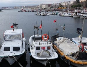 Tekirdağ’da balıkçılar poyraz yüzünden 5 gündür denize açılamıyor