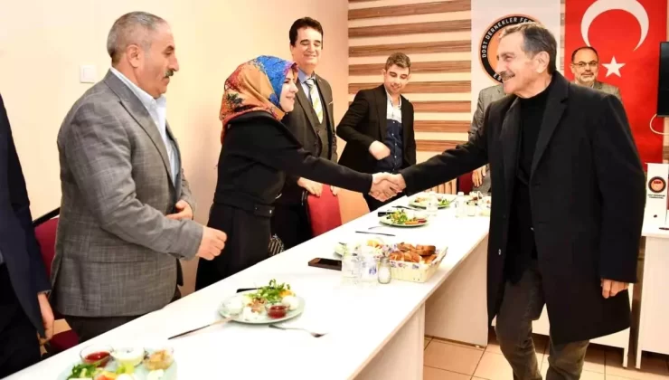 Tepebaşı Belediye Başkanı Ahmet Ataç, Eskişehir Dost Dernekleri ile Buluştu