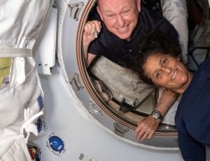 Trump talimatı verdi: Mahsur kalan NASA astronotlarının dönüş tarihi değişti