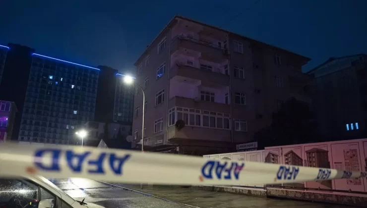 Tuzla’da Çatlak Bina Tahliye Edildi