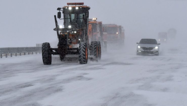 Üç vilayette 366 yerleşim yerine ulaşım sağlanamıyor