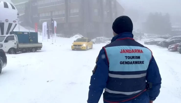 Uludağ’da Yoğun Kar Yağışı ve Turist Akını