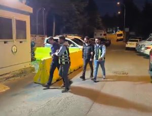 Ümraniye’de iki minibüs sürücüsü yarıştı, gebe yolcu “Doğuracağım” diye reaksiyon gösterdi