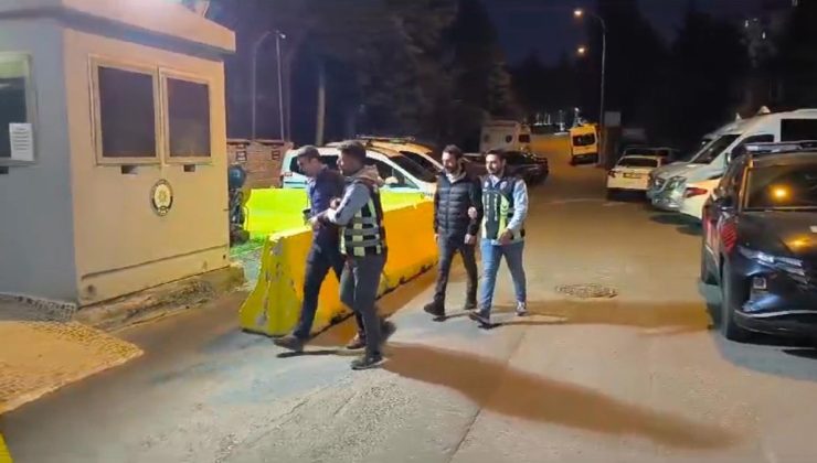 Ümraniye’de iki minibüs sürücüsü yarıştı, gebe yolcu “Doğuracağım” diye reaksiyon gösterdi