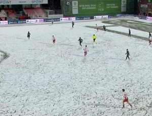 Ümraniyespor – Sakaryaspor maçına kar arası!