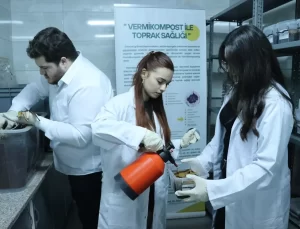 Üniversite Öğrencilerinden Organik Gübre Projesi