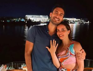 Ünlü oyuncu Almila Ada nişanlandı