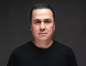 Ünlü oyuncu Eray Demirkol, baba acısıyla yıkıldı