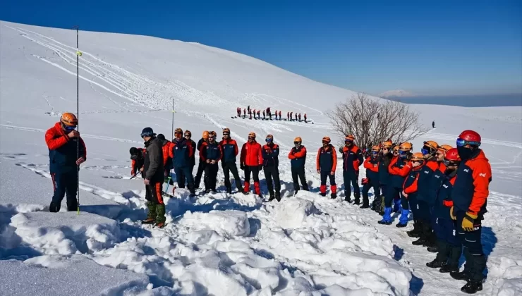 Van’da Çığ Eğitimi Başladı