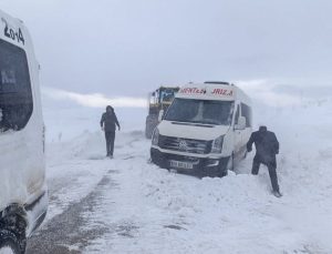 Van’da tipide mahsur kalanlar kurtarıldı