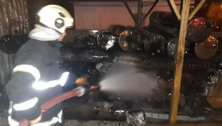 Vezirköprü’de Depo Yangını