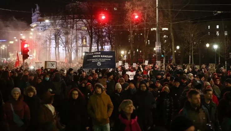 Viyana’da Çok Sağa Protesto