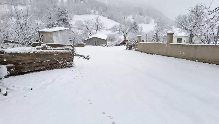 Yakakent’te Kar Yağışı Etkili Oldu