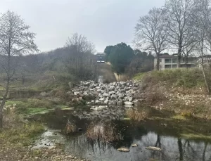 Yalova’da içme suyundaki köpüklenmeye ilişkin soruşturma; muhtarın aracının görüntüsü ortaya çıktı