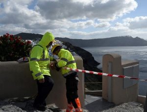 Yanardağın nefesini dinliyorlar: Santorini’de büyük sarsıntıya hazırlık