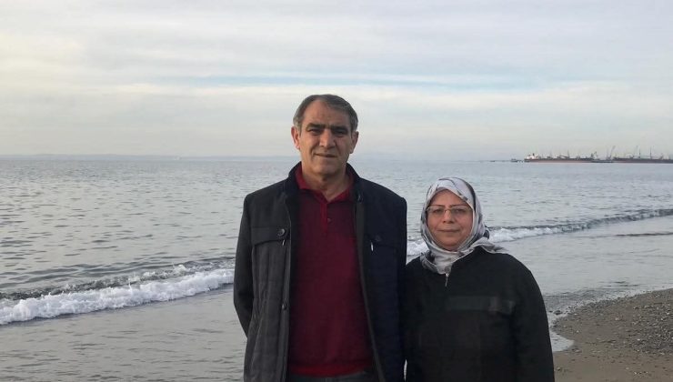 Yarım saat ortayla kalp krizi geçirerek hayatını kaybeden çift, toprağa verildi