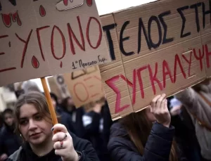 Yunanistan’da Tren Kazası Protestosu